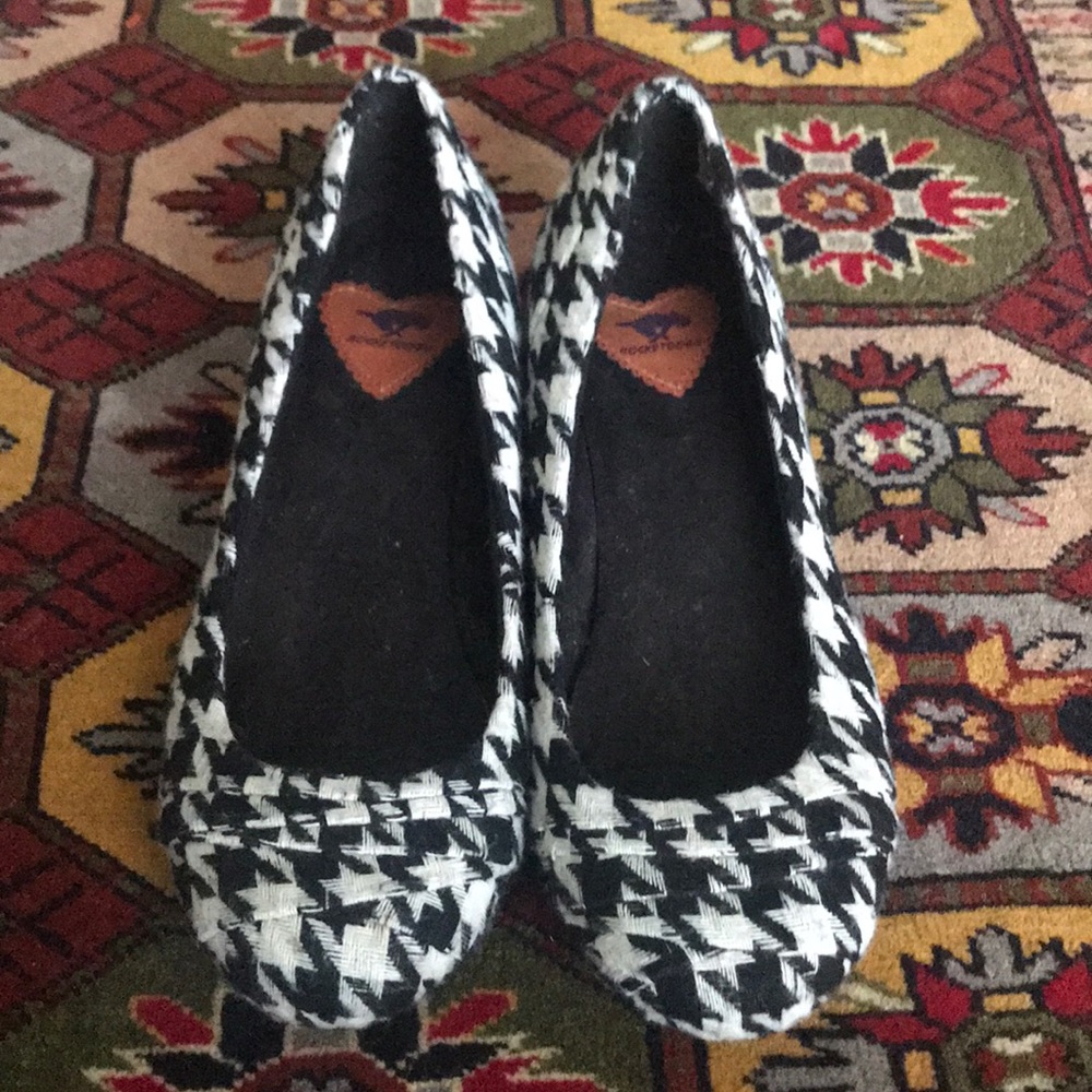 Houndprint shoes